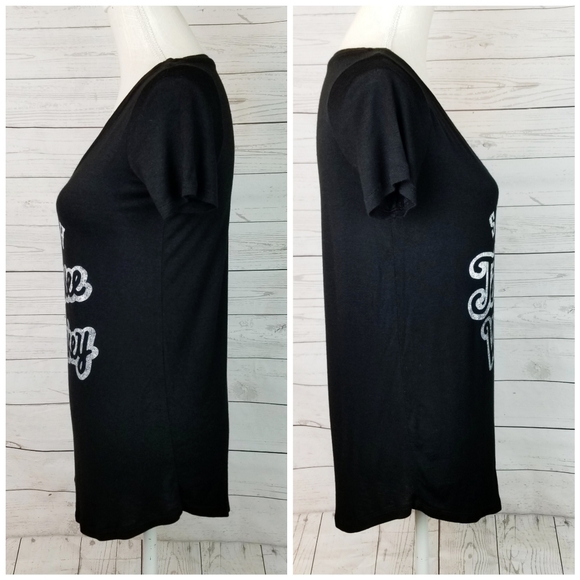 Lyric Red Label Smooth As Tennessee Whiskey Tee - Picture 4 of 6